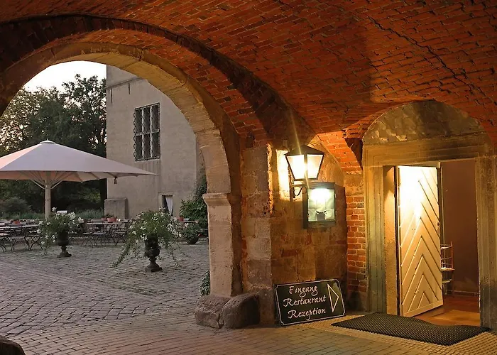 Schloss Lembeck & Restaurant 多斯滕